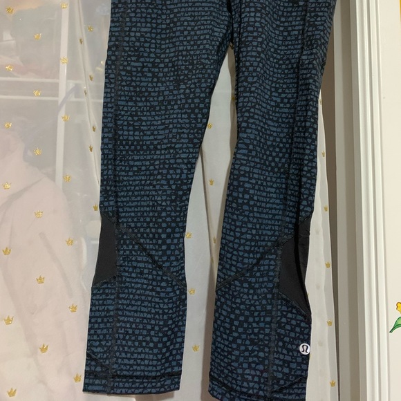 lululemon Pace Rival Crop size 6. EUC - Picture 2 of 3